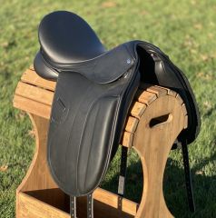 Sellerie Elegance Dressage Saddle