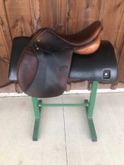 Used 17" Exselle Close Contact Saddle